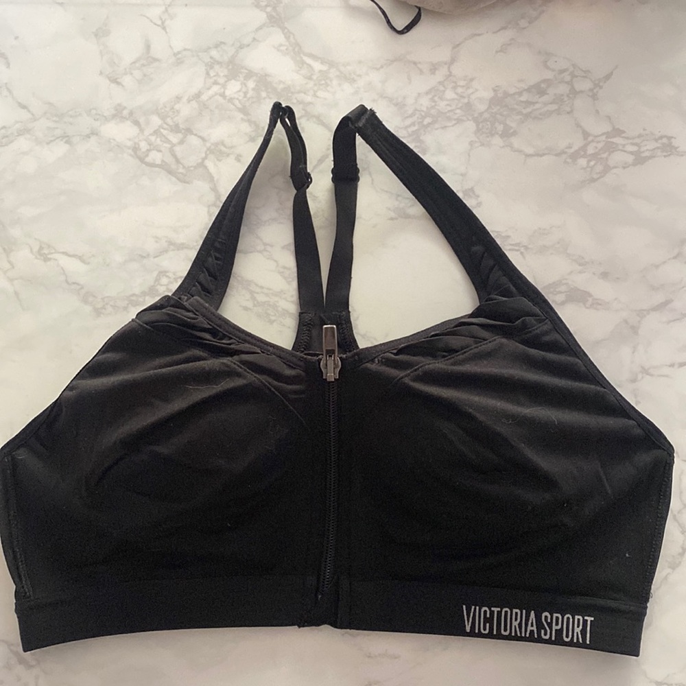 Victoria Secret Sports Bra NWOT 34B